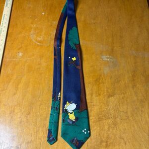 Men's Vintage Charlie Brown Peanuts Snoopy Woodstock in Tree Golf Birdie Tie